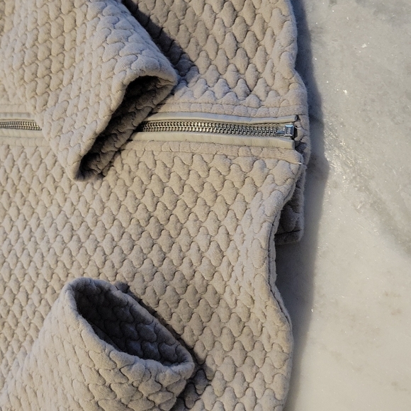 Club Monaco gray quilted jacket, fits like a M! - Picture 3 of 7